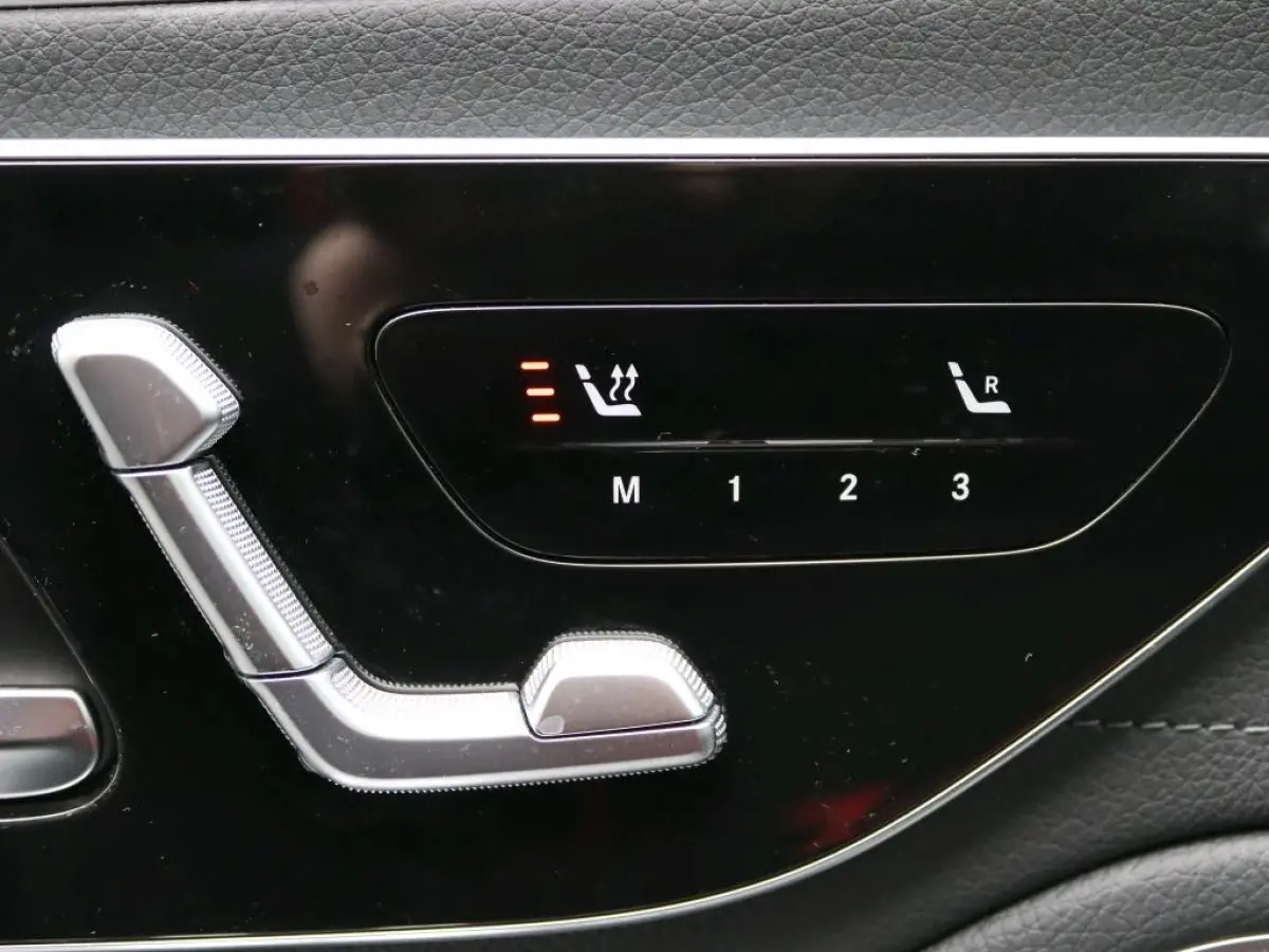 450+ AMG Line 108 kWh / Premium/ Panoramadak/ 21 inch/ Head Up/ Burmester 3D/ Achterasbesturing