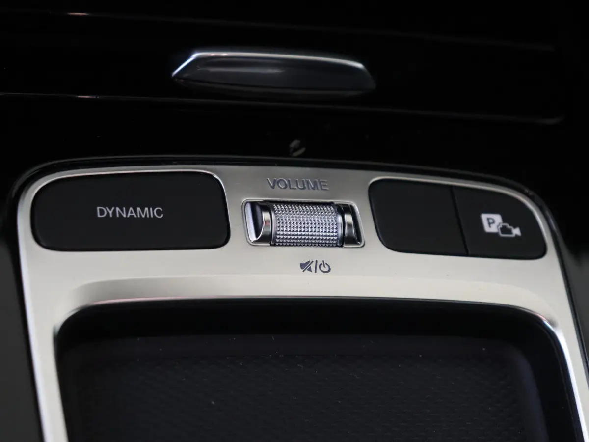 250 e Business Solution AMG / Memory-Stoelen / Panaroma-dak / Headup-Display /