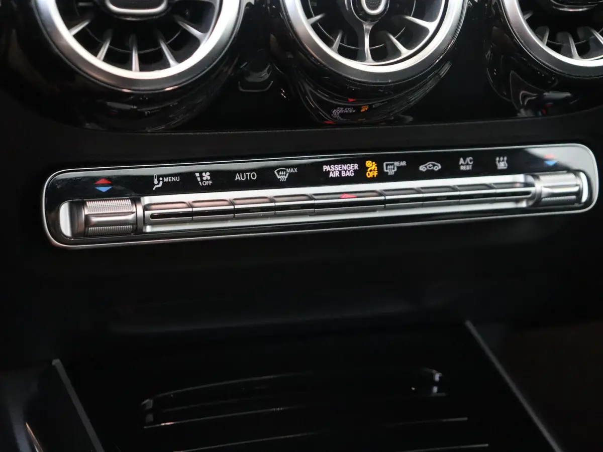250 e Business Solution AMG / Memory-Stoelen / Panaroma-dak / Headup-Display /