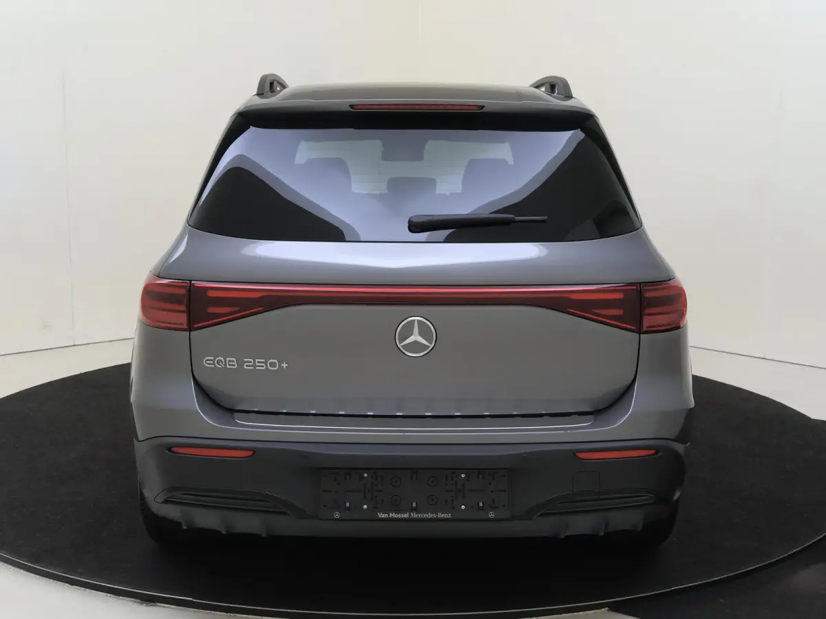 250+ Business Solution AMG 71 kWh / Panoramadak/ Night/ 360 camera/ Winter Pack