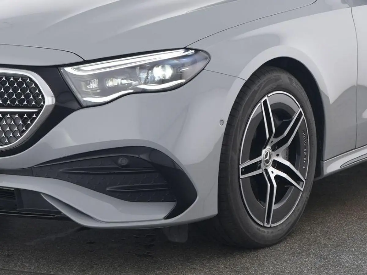 300 e AMG Line / Premium Plus/ Panoramadak/ 3D Display/ Verlichte Grille/ El. Trekhaak/ SUPERSCREEN/ Burmester 4D/ Memory/ Digital Light