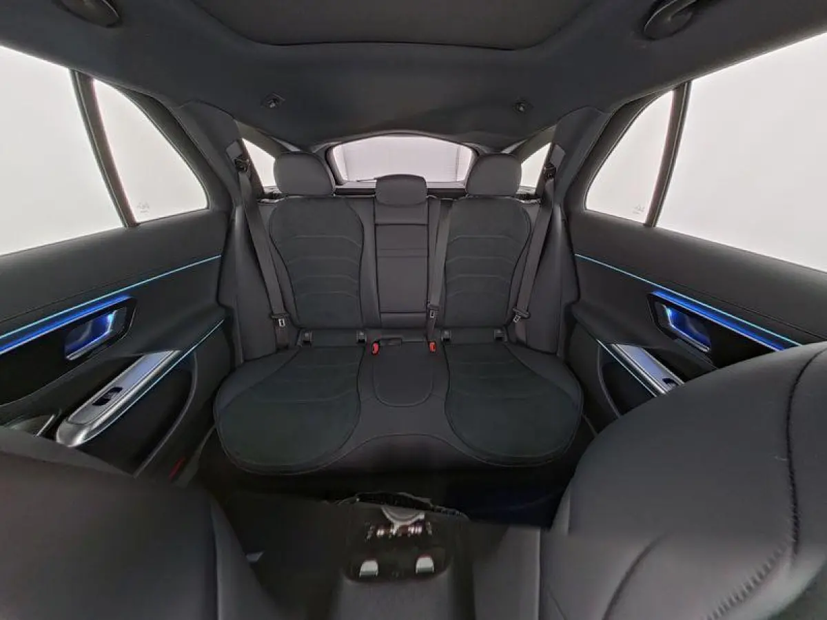 300 e AMG Line / Premium Plus/ Panoramadak/ 3D Display/ Verlichte Grille/ El. Trekhaak/ SUPERSCREEN/ Burmester 4D/ Memory/ Digital Light