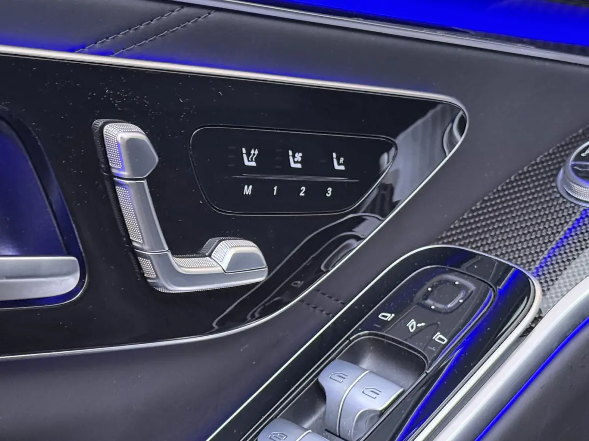 AMG 63 S E Performance / Premium Plus/ Panoramadak/ 21 inch/ Burmester 4D/ Carbon int+ext/