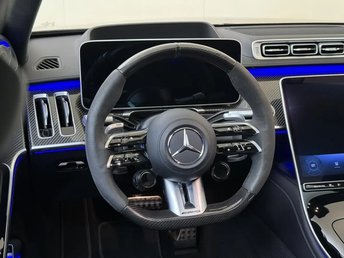 AMG 63 S E Performance / Premium Plus/ Panoramadak/ 21 inch/ Burmester 4D/ Carbon int+ext/