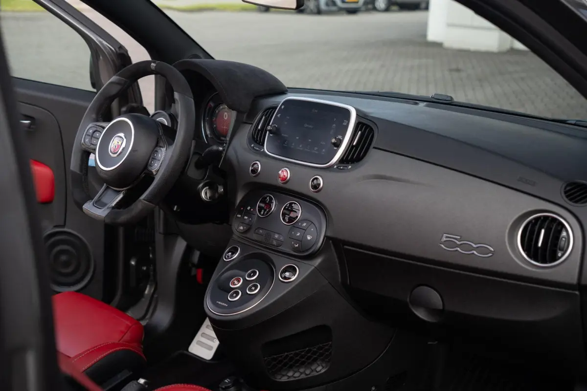 C 1.4 T-Jet Abarth 595 Competizione | 180Pk | Cabrio | Automaat | Brembo | Xenon | Leder | Carbon | Digitaal Dashboard | Dealer Onderhouden