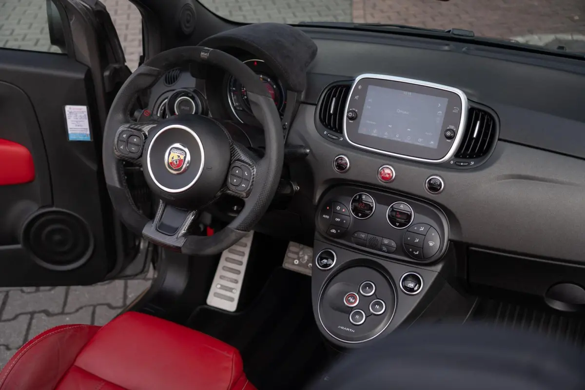 C 1.4 T-Jet Abarth 595 Competizione | 180Pk | Cabrio | Automaat | Brembo | Xenon | Leder | Carbon | Digitaal Dashboard | Dealer Onderhouden