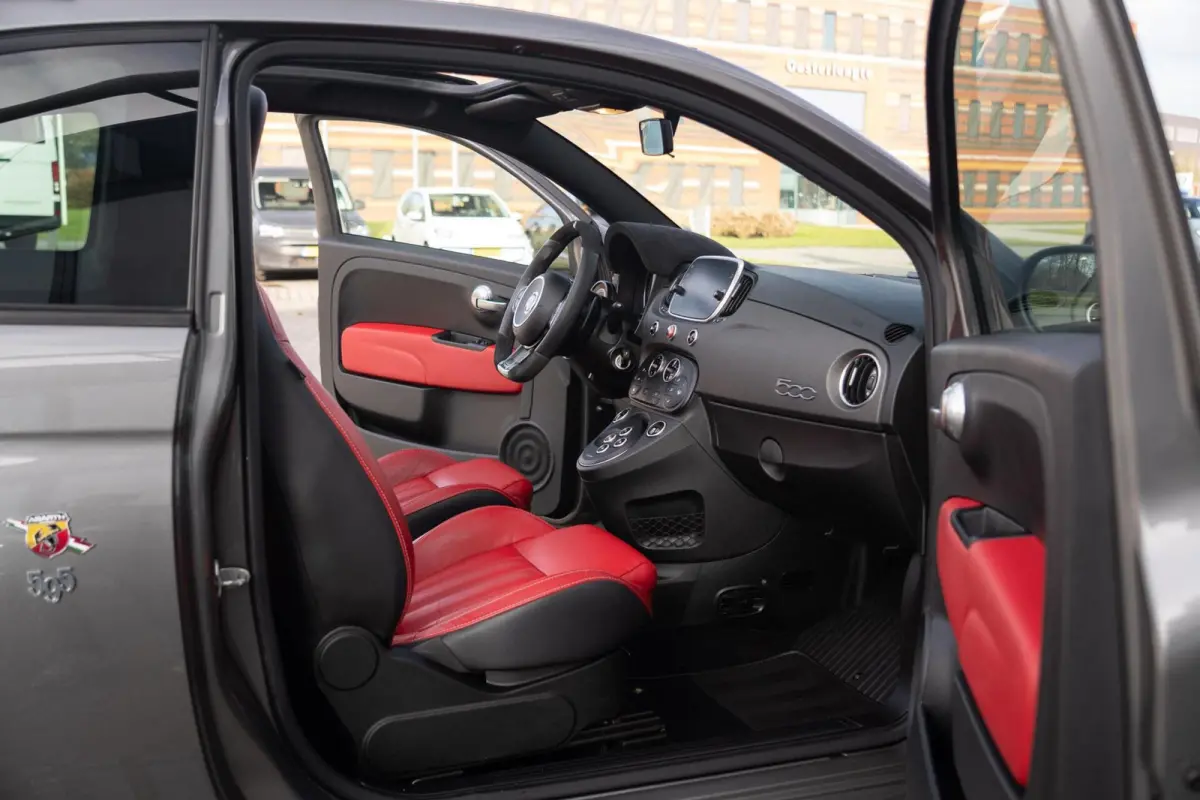C 1.4 T-Jet Abarth 595 Competizione | 180Pk | Cabrio | Automaat | Brembo | Xenon | Leder | Carbon | Digitaal Dashboard | Dealer Onderhouden