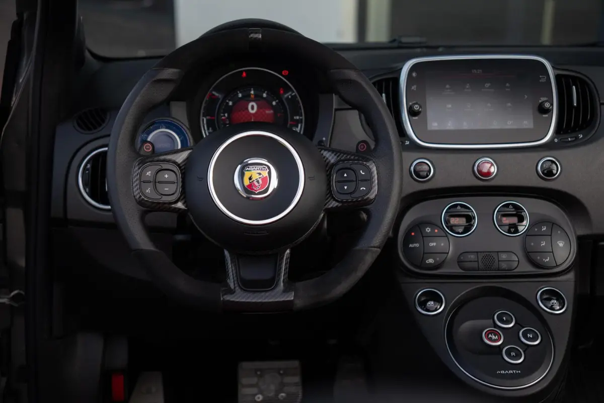 C 1.4 T-Jet Abarth 595 Competizione | 180Pk | Cabrio | Automaat | Brembo | Xenon | Leder | Carbon | Digitaal Dashboard | Dealer Onderhouden