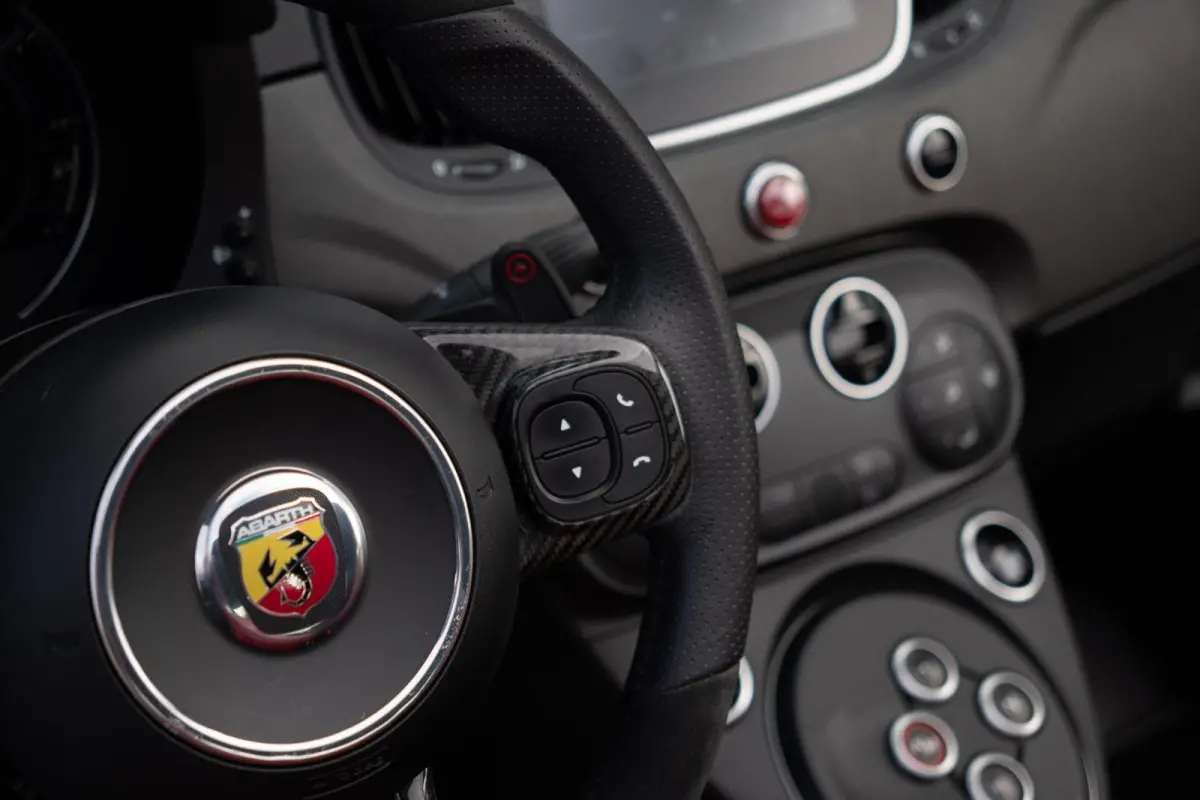 C 1.4 T-Jet Abarth 595 Competizione | 180Pk | Cabrio | Automaat | Brembo | Xenon | Leder | Carbon | Digitaal Dashboard | Dealer Onderhouden
