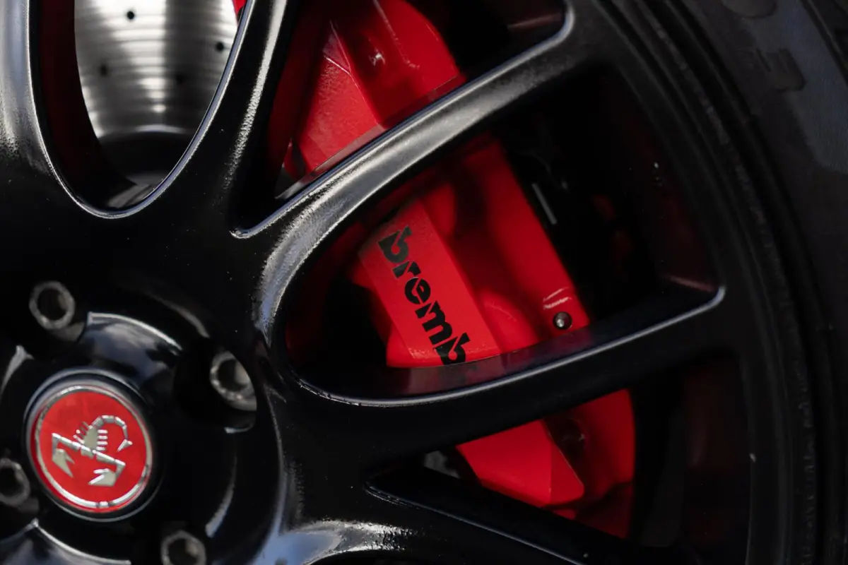 C 1.4 T-Jet Abarth 595 Competizione | 180Pk | Cabrio | Automaat | Brembo | Xenon | Leder | Carbon | Digitaal Dashboard | Dealer Onderhouden