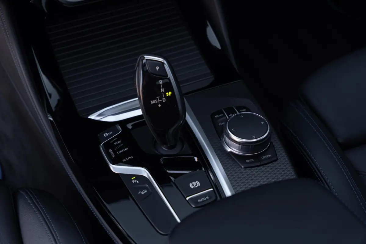 xDrive30i High Executive M-Sport X|Panoramadak|Trekhaak|Leder|Harman Kardon|Individual|Dealer Onderhouden