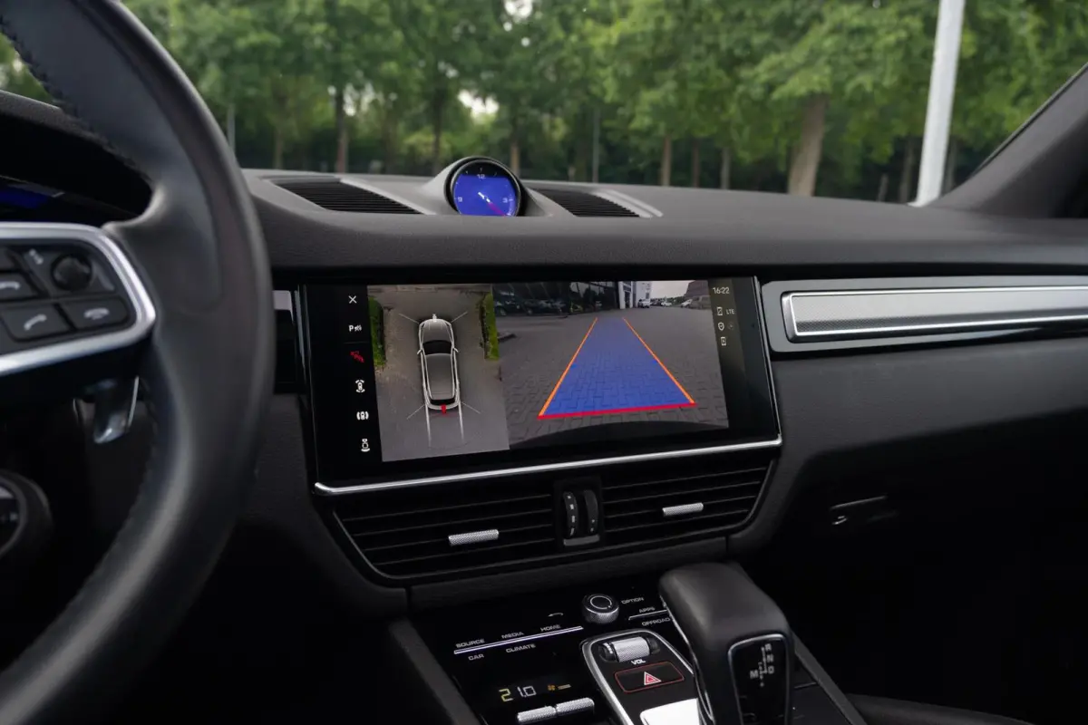 3.0 E-Hybrid Platinum Edition|SportDesign|Trekhaak|Panoramadak|Luchtvering|Keyless|SportChrono|BTW Auto|Dealer Onderhouden