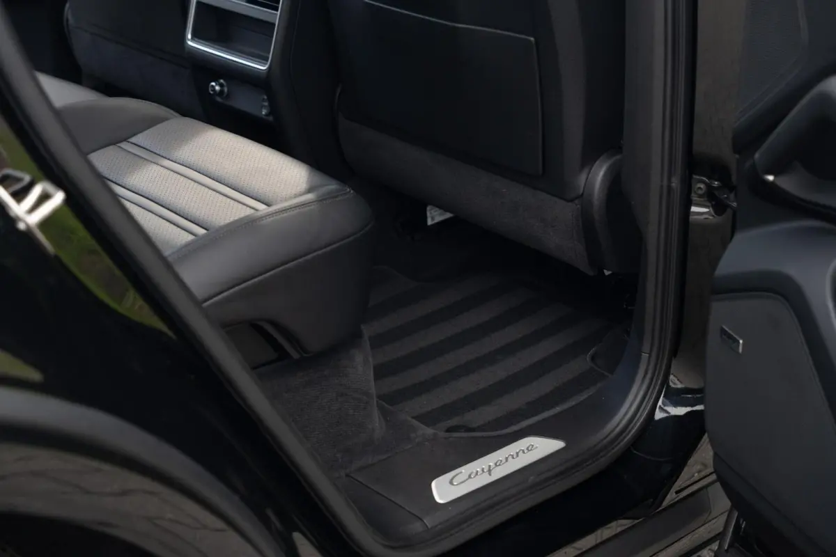3.0 E-Hybrid Platinum Edition|SportDesign|Trekhaak|Panoramadak|Luchtvering|Keyless|SportChrono|BTW Auto|Dealer Onderhouden