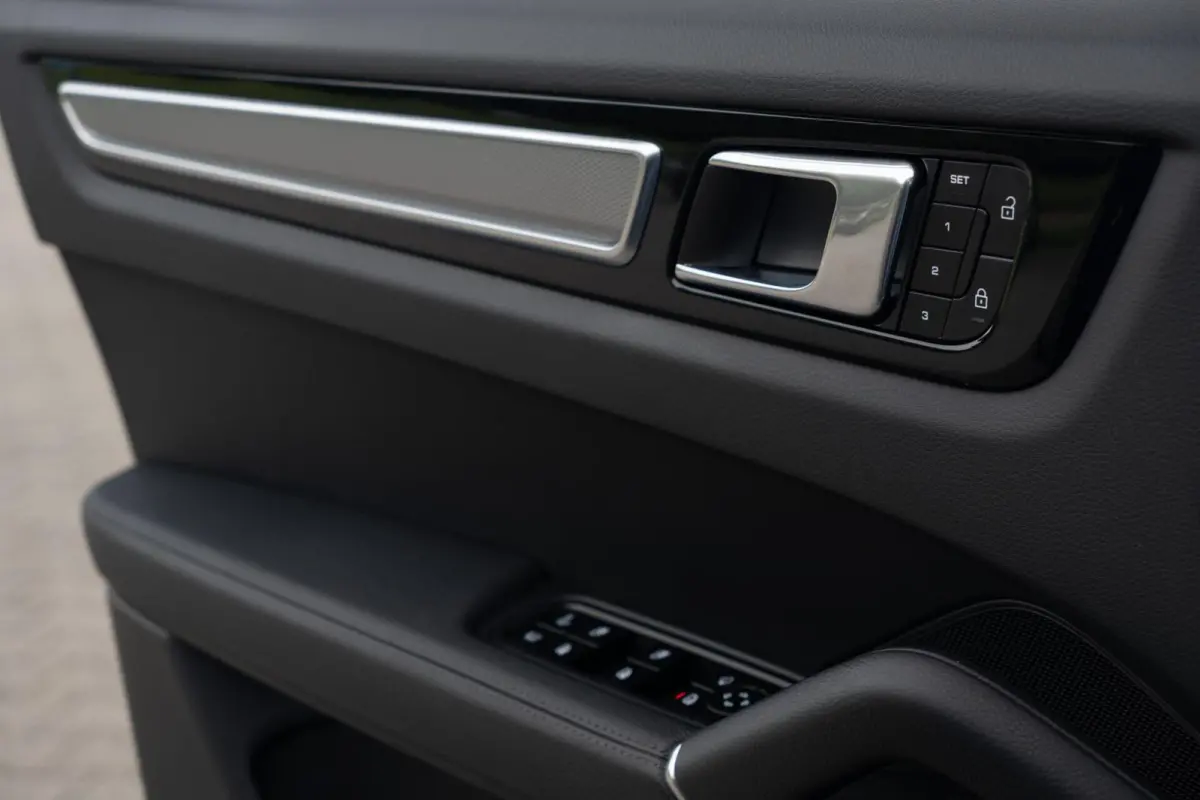 3.0 E-Hybrid Platinum Edition|SportDesign|Trekhaak|Panoramadak|Luchtvering|Keyless|SportChrono|BTW Auto|Dealer Onderhouden