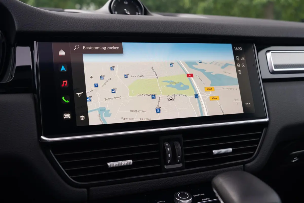 3.0 E-Hybrid Platinum Edition|SportDesign|Trekhaak|Panoramadak|Luchtvering|Keyless|SportChrono|BTW Auto|Dealer Onderhouden