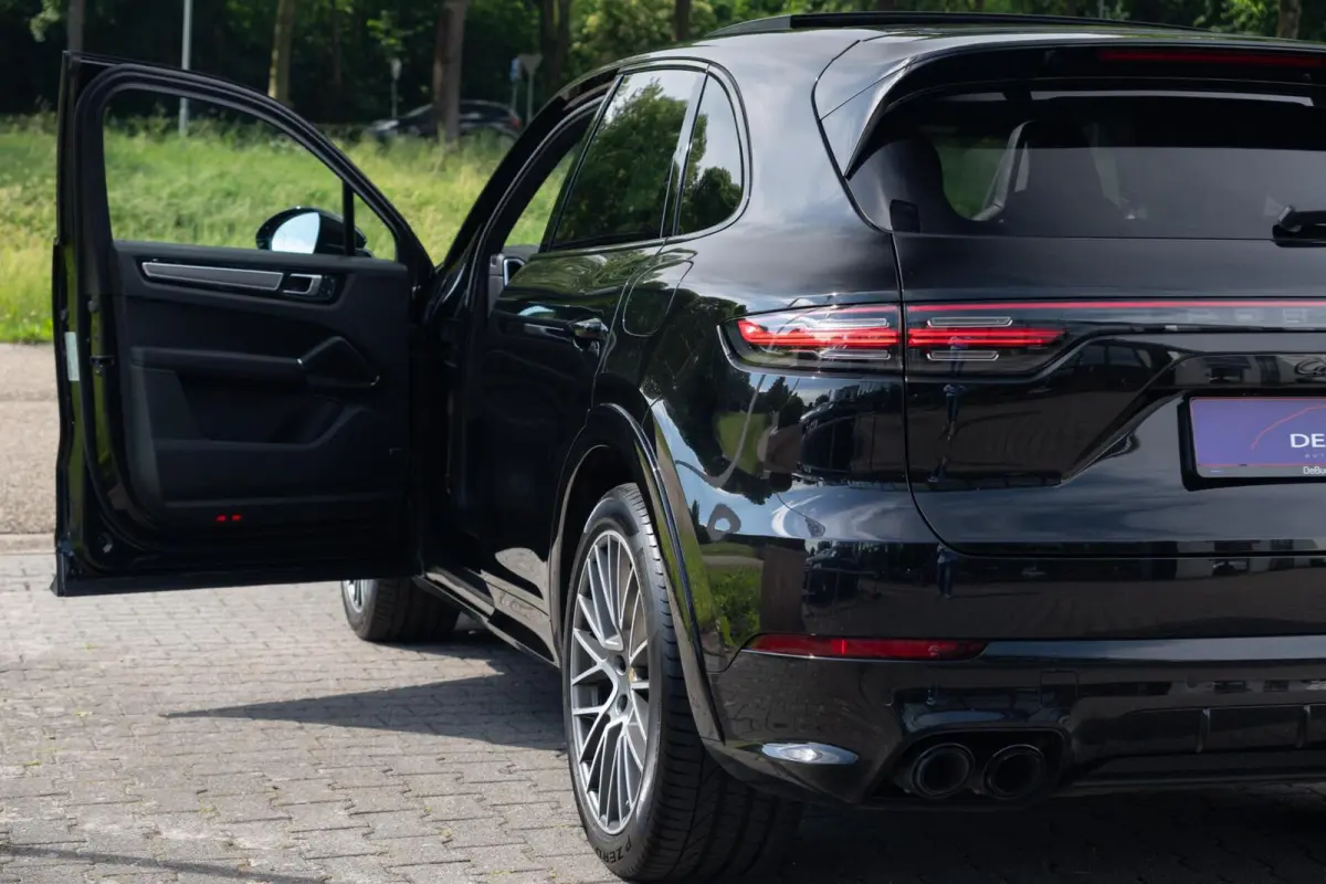3.0 E-Hybrid Platinum Edition|SportDesign|Trekhaak|Panoramadak|Luchtvering|Keyless|SportChrono|BTW Auto|Dealer Onderhouden