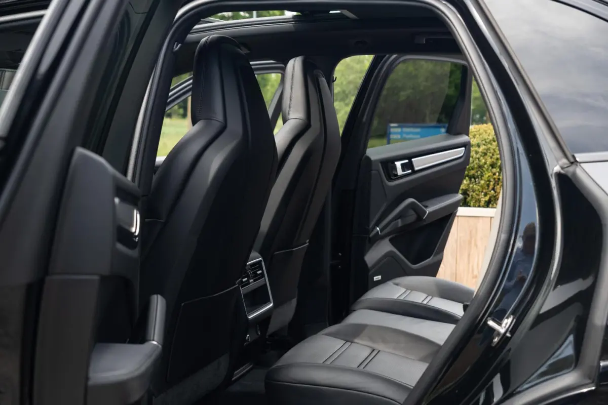 3.0 E-Hybrid Platinum Edition|SportDesign|Trekhaak|Panoramadak|Luchtvering|Keyless|SportChrono|BTW Auto|Dealer Onderhouden