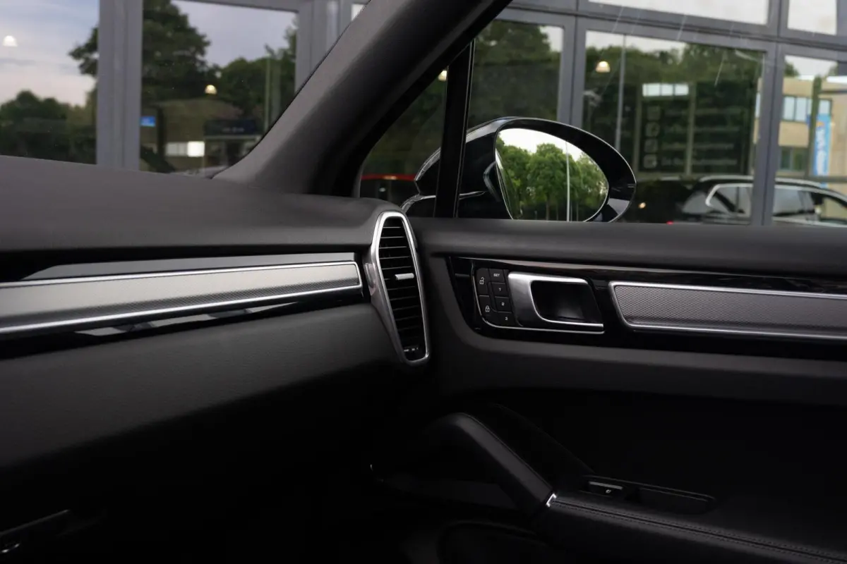 3.0 E-Hybrid Platinum Edition|SportDesign|Trekhaak|Panoramadak|Luchtvering|Keyless|SportChrono|BTW Auto|Dealer Onderhouden