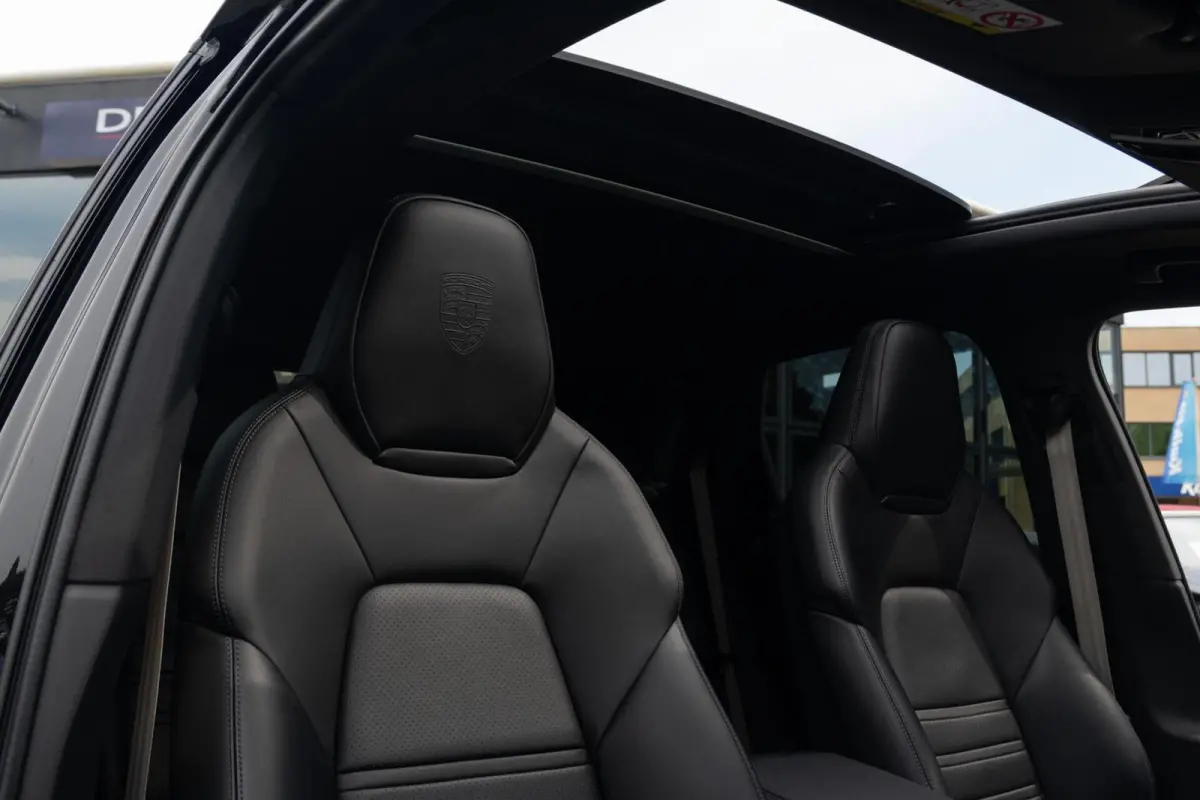 3.0 E-Hybrid Platinum Edition|SportDesign|Trekhaak|Panoramadak|Luchtvering|Keyless|SportChrono|BTW Auto|Dealer Onderhouden