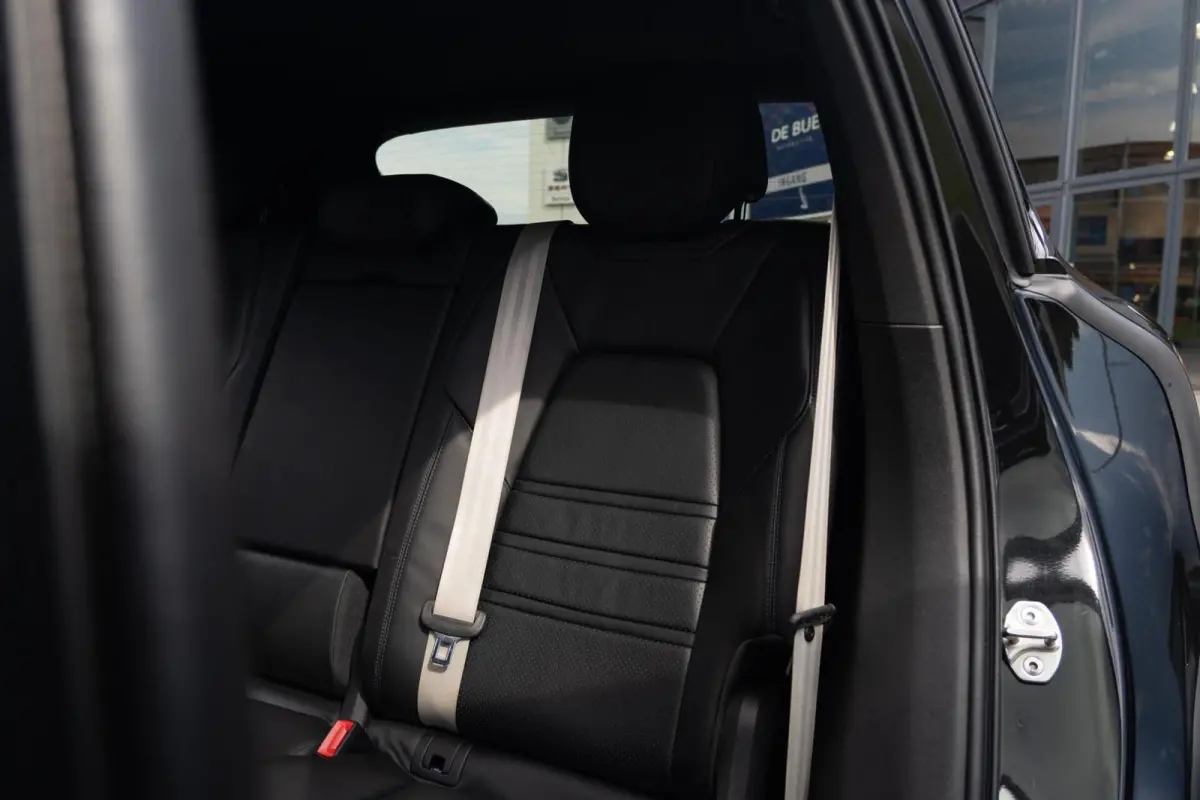 3.0 E-Hybrid Platinum Edition|SportDesign|Trekhaak|Panoramadak|Luchtvering|Keyless|SportChrono|BTW Auto|Dealer Onderhouden