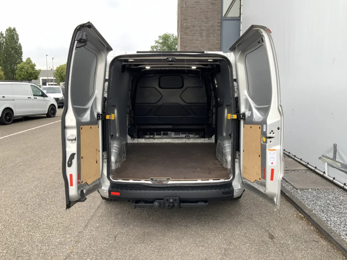 280 2.0 TDCI L1H1 Trend airco Cruise 3 Zits Scherm Trekhaak 2500 kg Euro 6