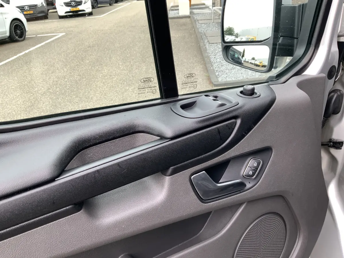 280 2.0 TDCI L1H1 Trend airco Cruise 3 Zits Scherm Trekhaak 2500 kg Euro 6