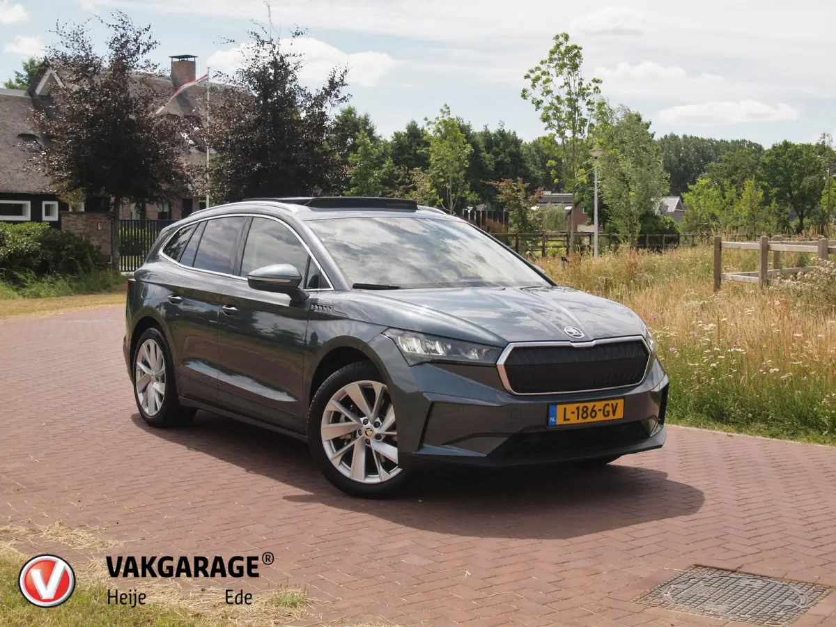 80 | Panoramadak | Camera | Head-Up Display | Stoel Memory | ACC | Warmtepomp |