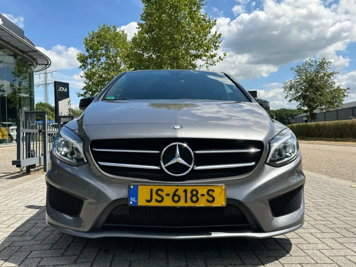 180 AMG Line Aut. Night I Navi I Trekhaak I Led I Orig Nl.