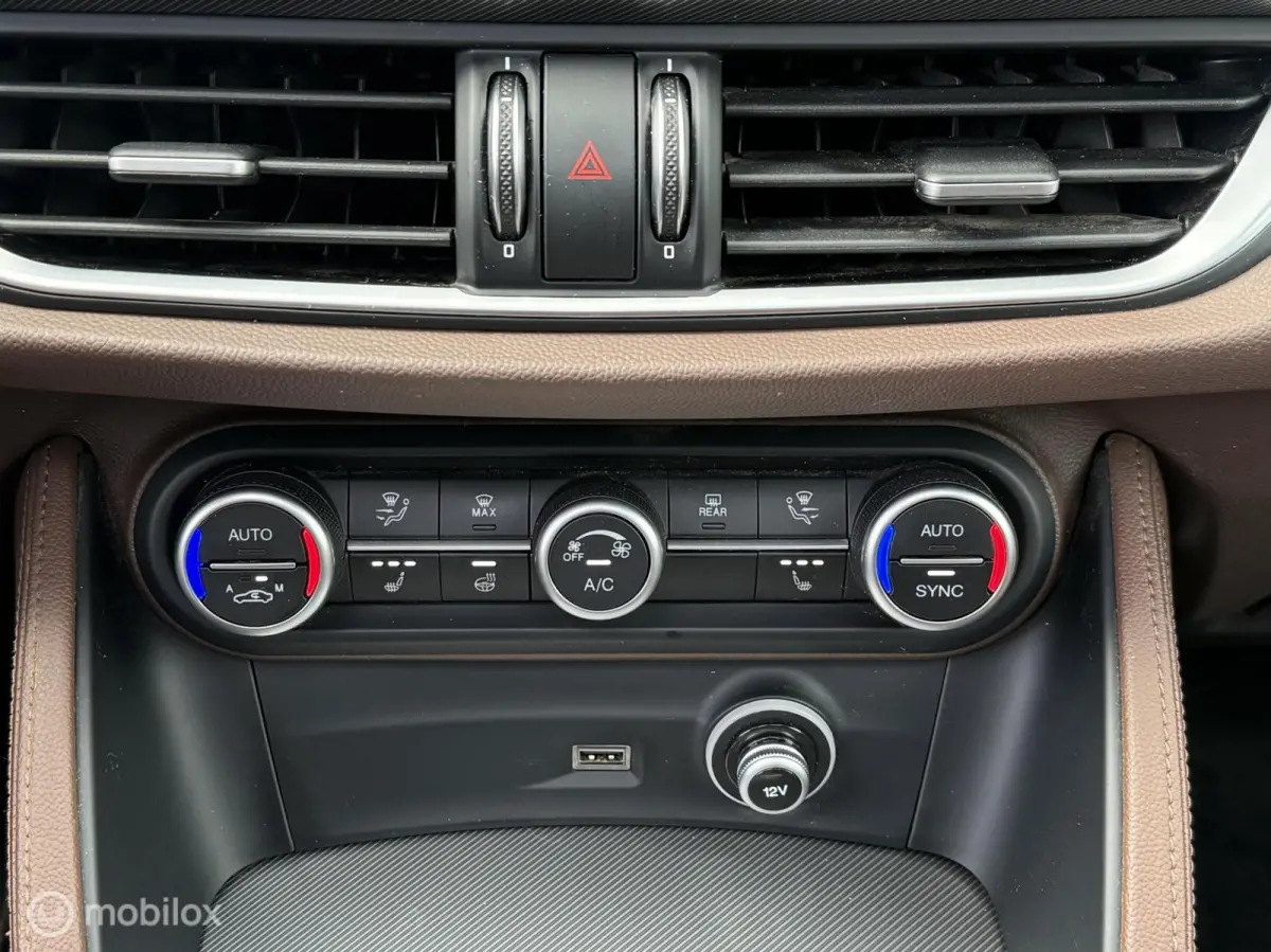 2.0 T AWD Veloce Panodak Leer Navi Carplay Camera Harman Kardon Trekhaak