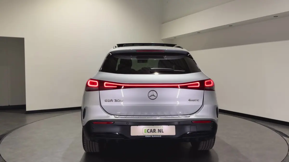 300 4MATIC Business Solution 67 kWh | SOH 94,2 % | AMG Styling