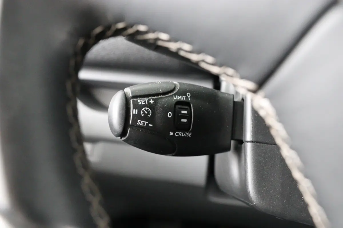 1.5 CDTI L2H1 Edition | Camera | Parkeersensoren | Navigatie | Apple Carplay & Android Auto | Cruise Control | Airco |