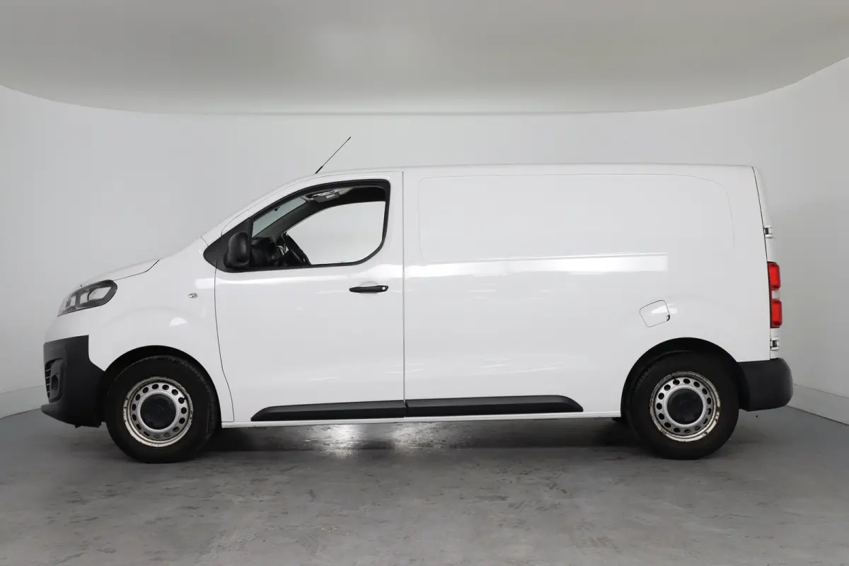 1.5 CDTI L2H1 Edition | Camera | Parkeersensoren | Navigatie | Apple Carplay & Android Auto | Cruise Control | Airco |