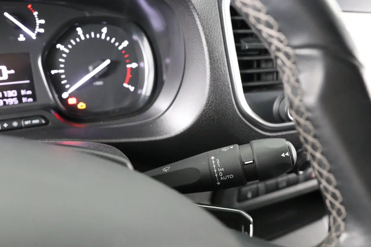 1.5 CDTI L2H1 Edition | Camera | Parkeersensoren | Navigatie | Apple Carplay & Android Auto | Cruise Control | Airco |