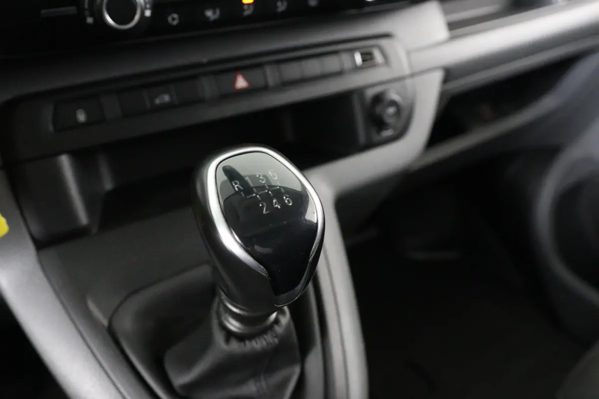 1.5 CDTI L2H1 Edition | Camera | Parkeersensoren | Navigatie | Apple Carplay & Android Auto | Cruise Control | Airco |