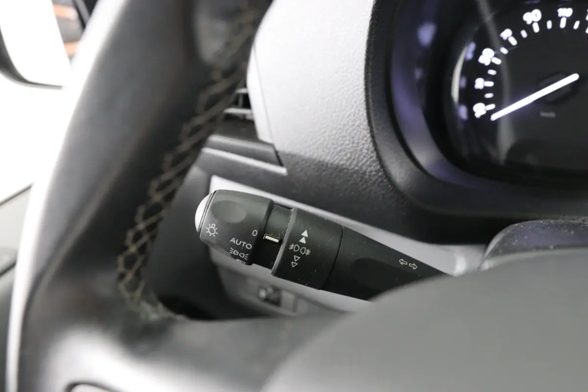 1.5 CDTI L2H1 Edition | Camera | Parkeersensoren | Navigatie | Apple Carplay & Android Auto | Cruise Control | Airco |
