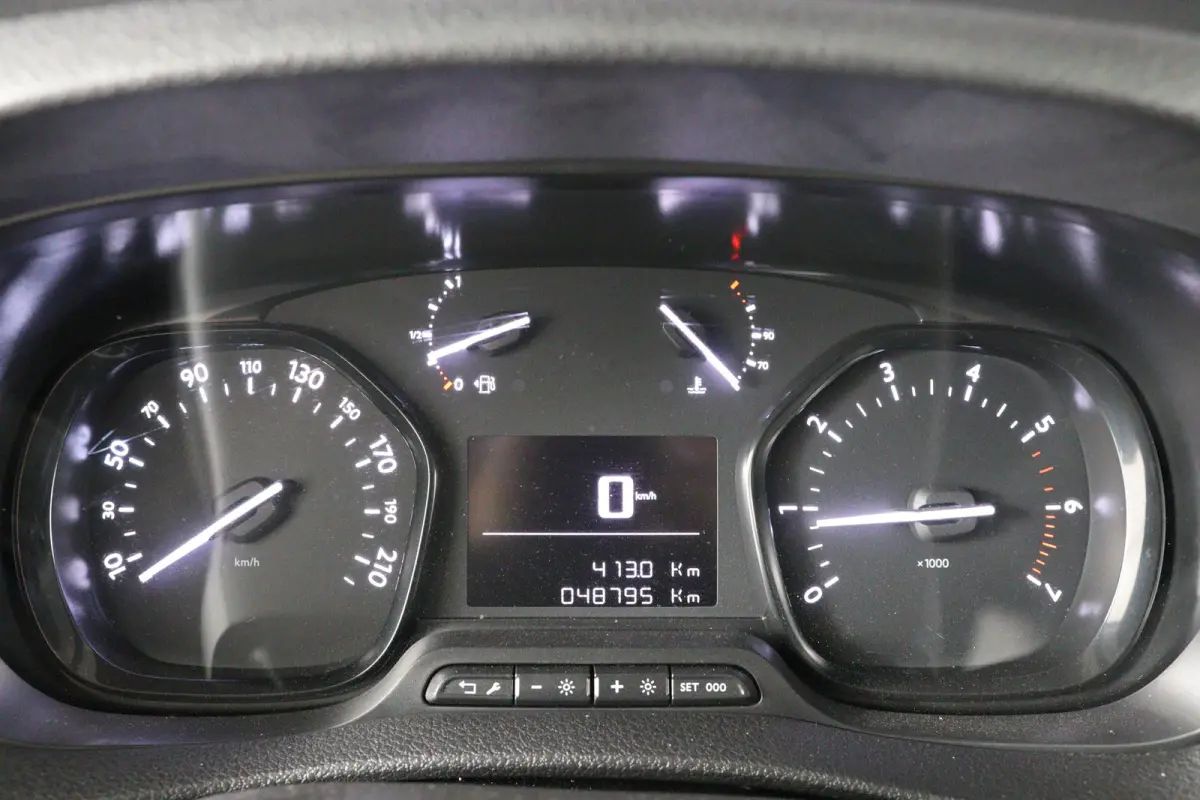 1.5 CDTI L2H1 Edition | Camera | Parkeersensoren | Navigatie | Apple Carplay & Android Auto | Cruise Control | Airco |