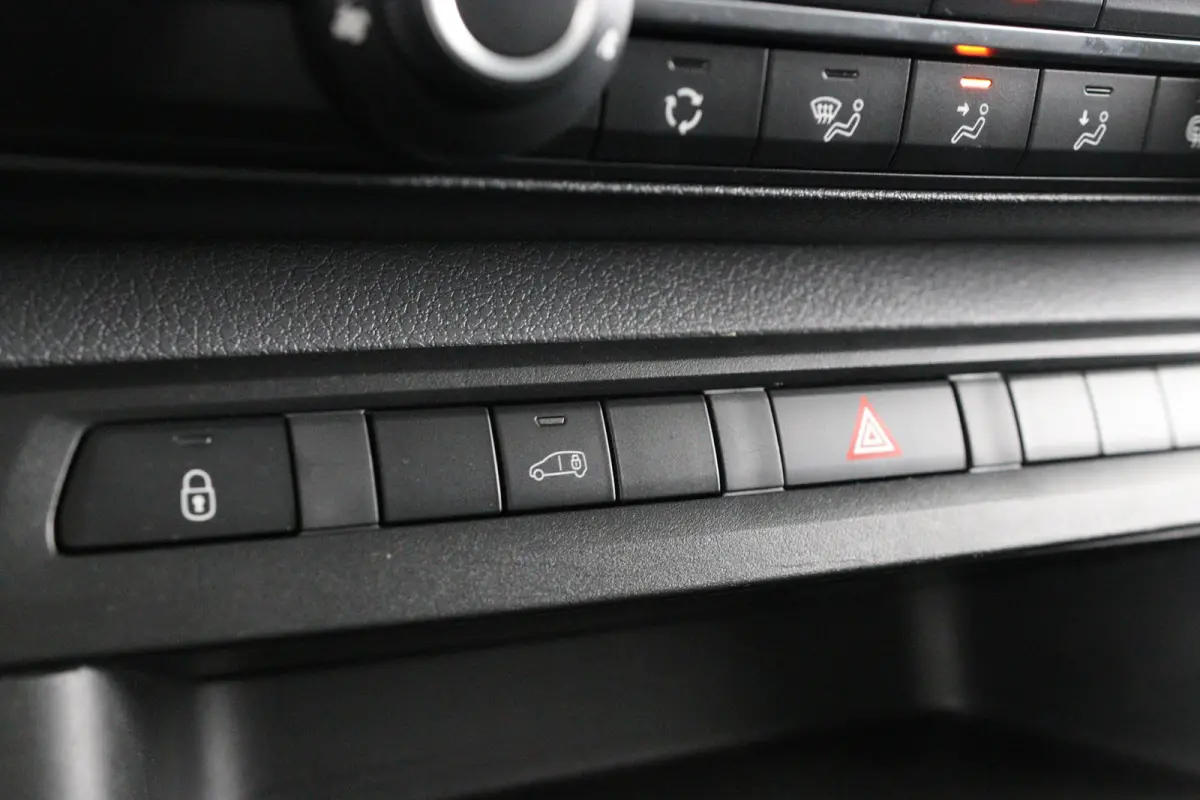 1.5 CDTI L2H1 Edition | Camera | Parkeersensoren | Navigatie | Apple Carplay & Android Auto | Cruise Control | Airco |