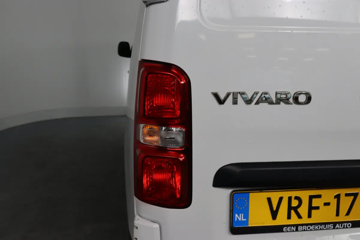1.5 CDTI L2H1 Edition | Camera | Parkeersensoren | Navigatie | Apple Carplay & Android Auto | Cruise Control | Airco |