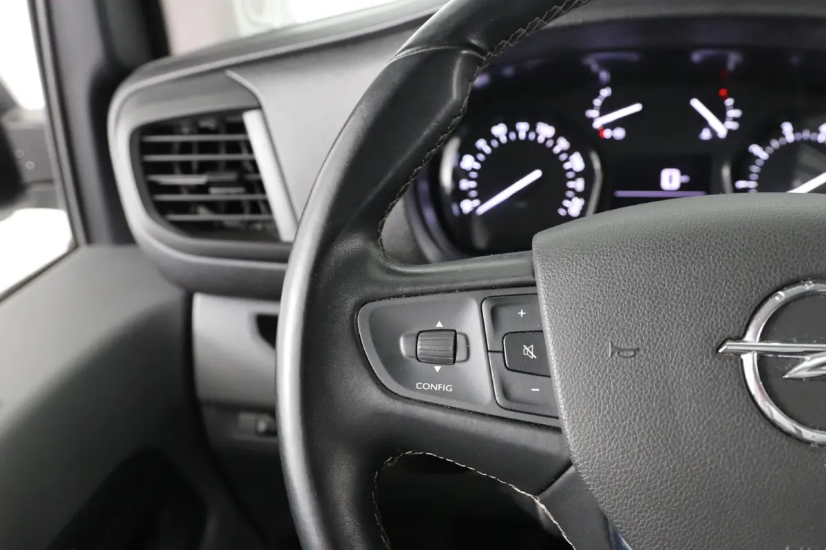 1.5 CDTI L2H1 Edition | Camera | Parkeersensoren | Navigatie | Apple Carplay & Android Auto | Cruise Control | Airco |