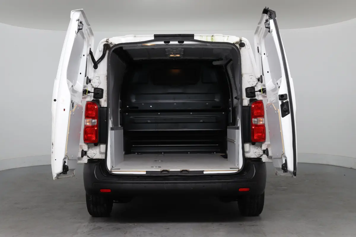 1.5 CDTI L2H1 Edition | Camera | Parkeersensoren | Navigatie | Apple Carplay & Android Auto | Cruise Control | Airco |