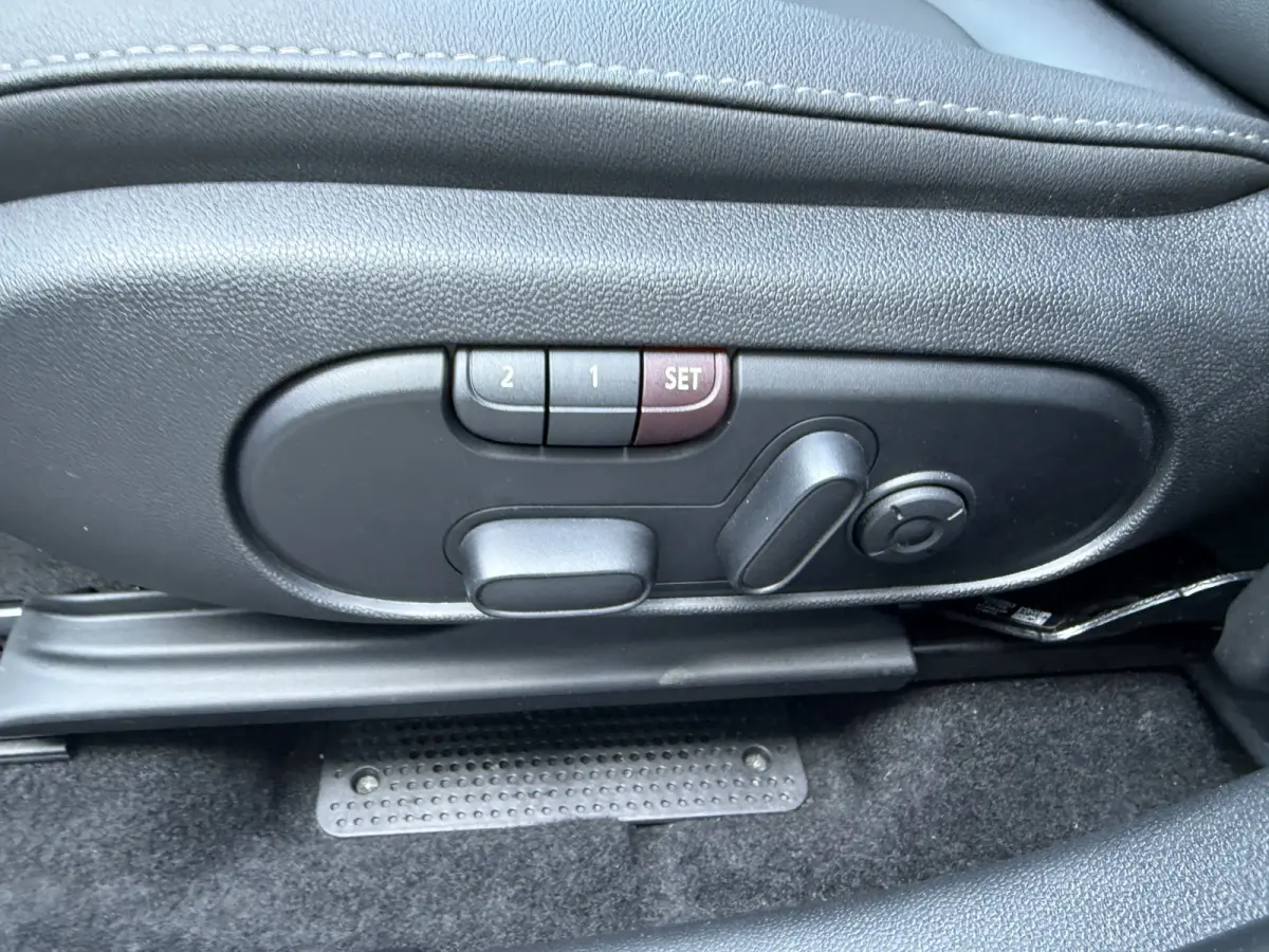 2.0 Cooper SE ALL4 Pano/Leder/H&K/Camera