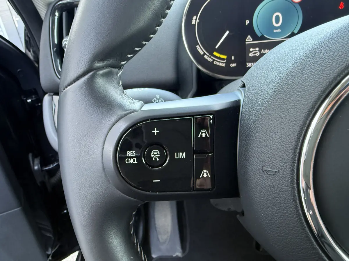 2.0 Cooper SE ALL4 Pano/Leder/H&K/Camera