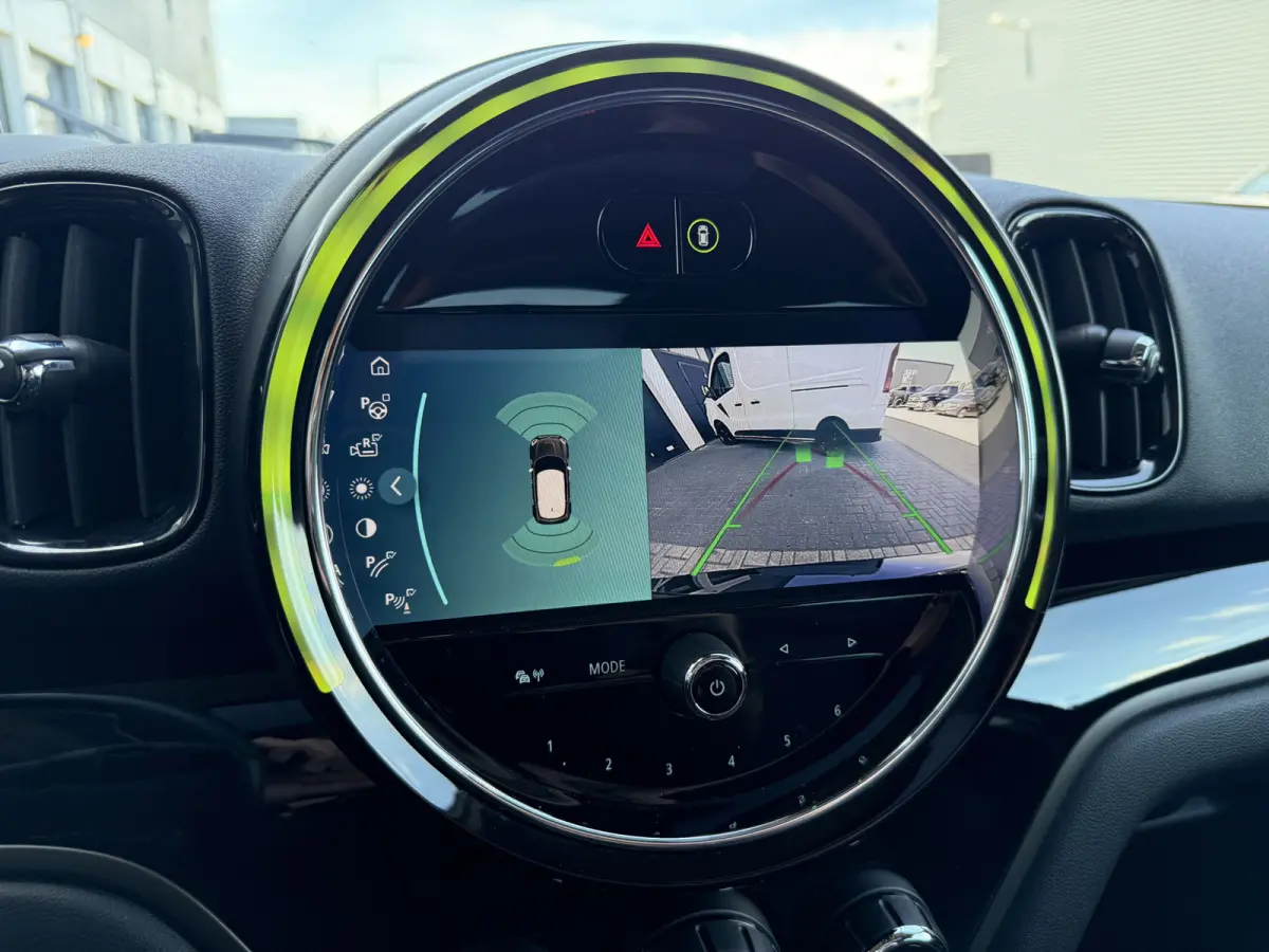 2.0 Cooper SE ALL4 Pano/Leder/H&K/Camera