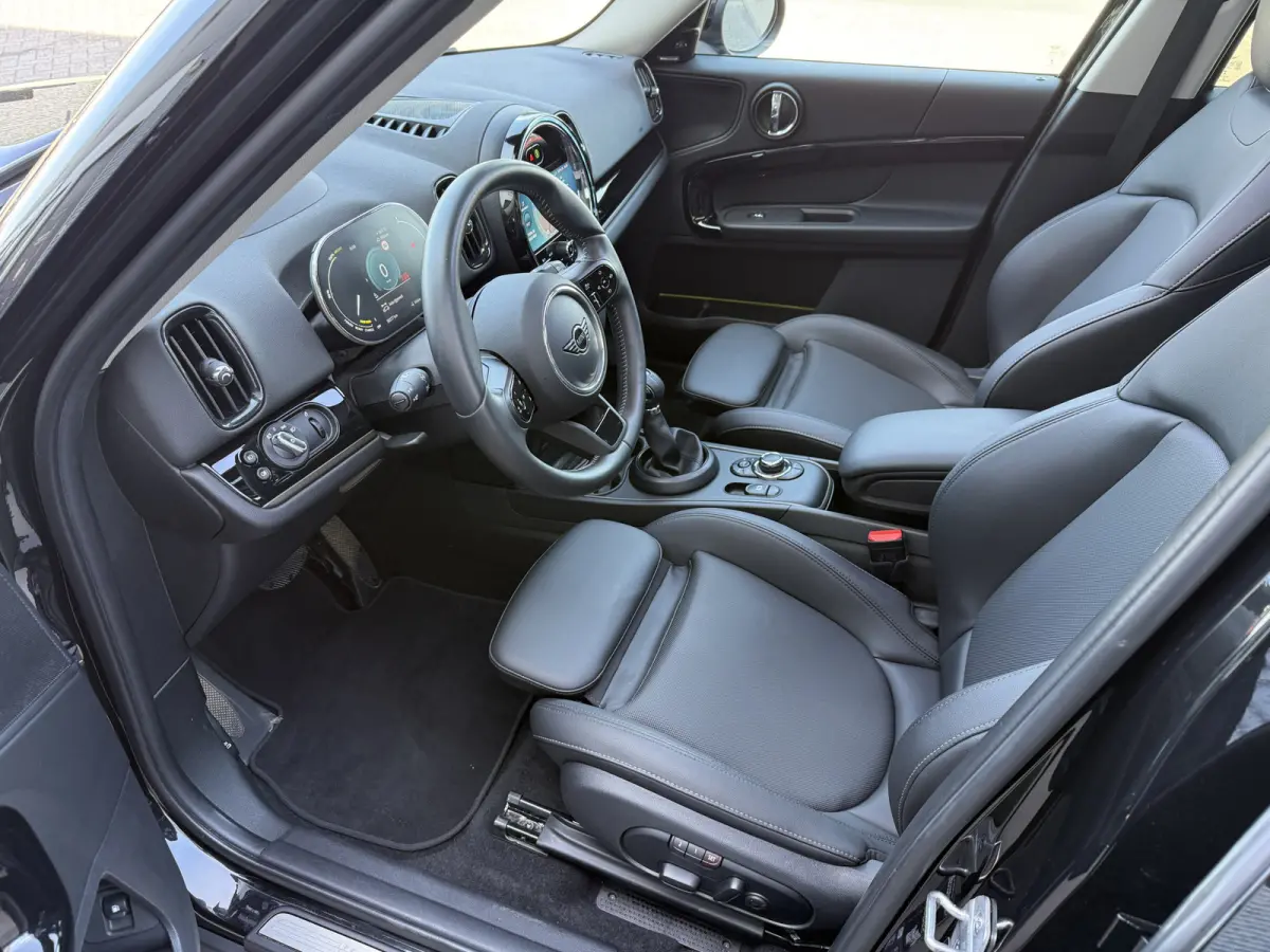 2.0 Cooper SE ALL4 Pano/Leder/H&K/Camera