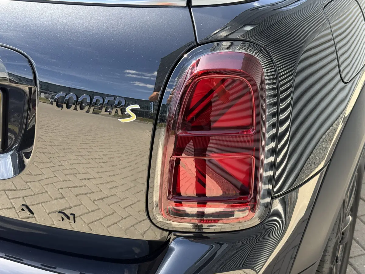 2.0 Cooper SE ALL4 Pano/Leder/H&K/Camera
