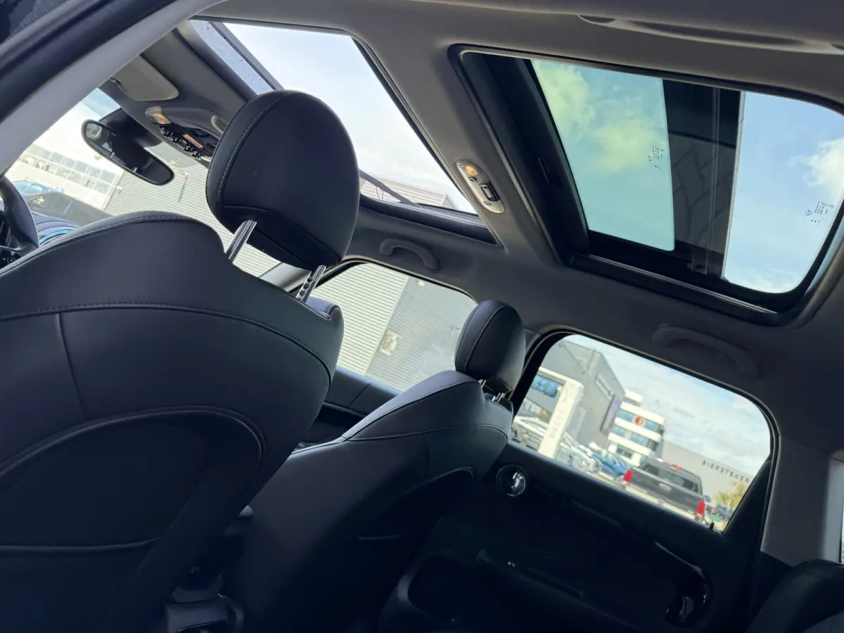2.0 Cooper SE ALL4 Pano/Leder/H&K/Camera
