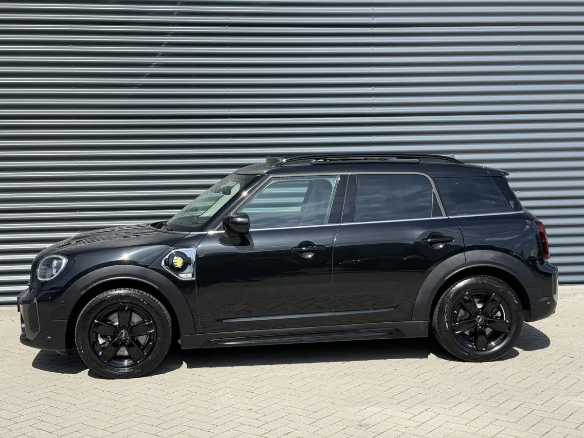 2.0 Cooper SE ALL4 Pano/Leder/H&K/Camera
