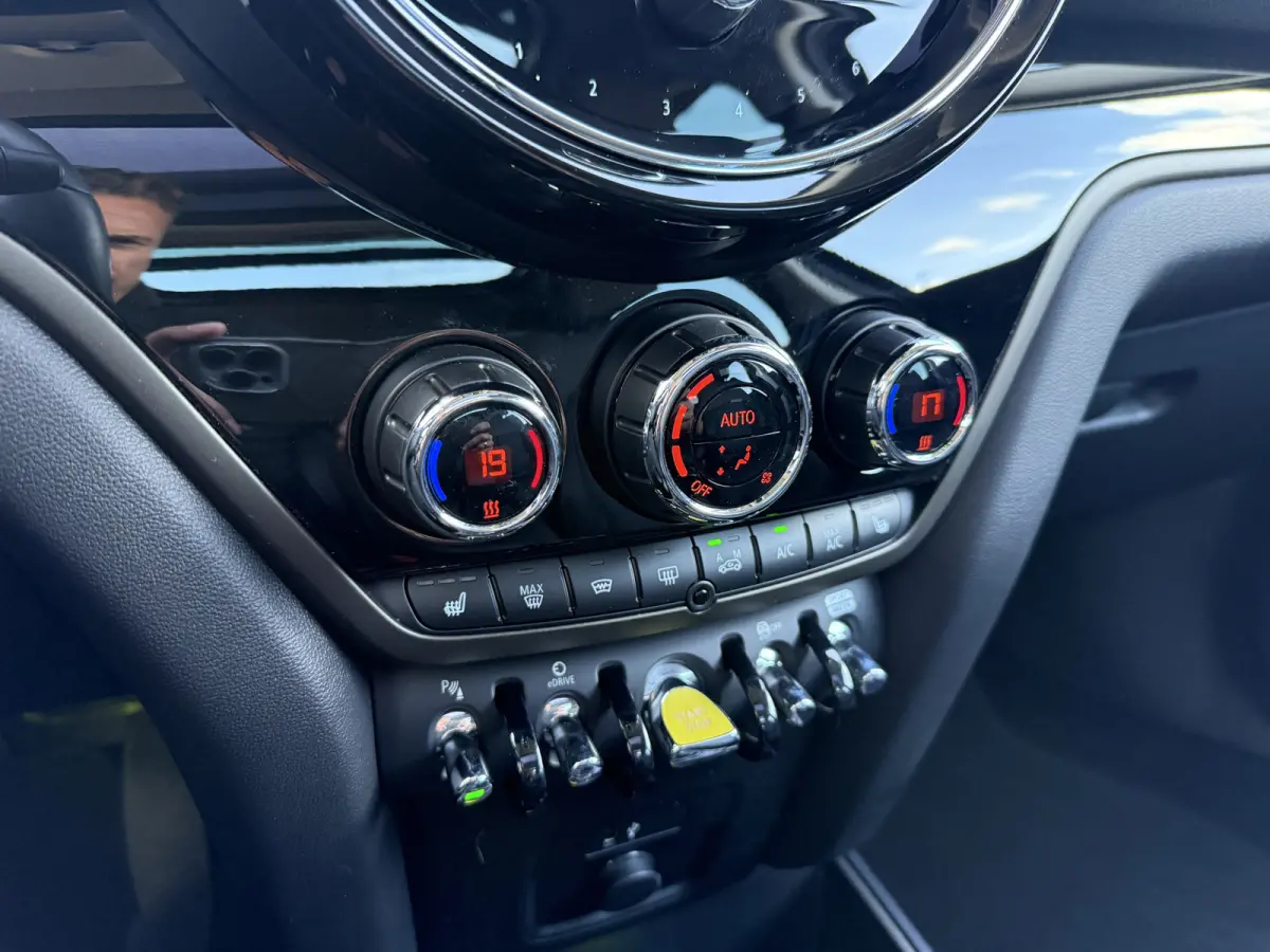 2.0 Cooper SE ALL4 Pano/Leder/H&K/Camera