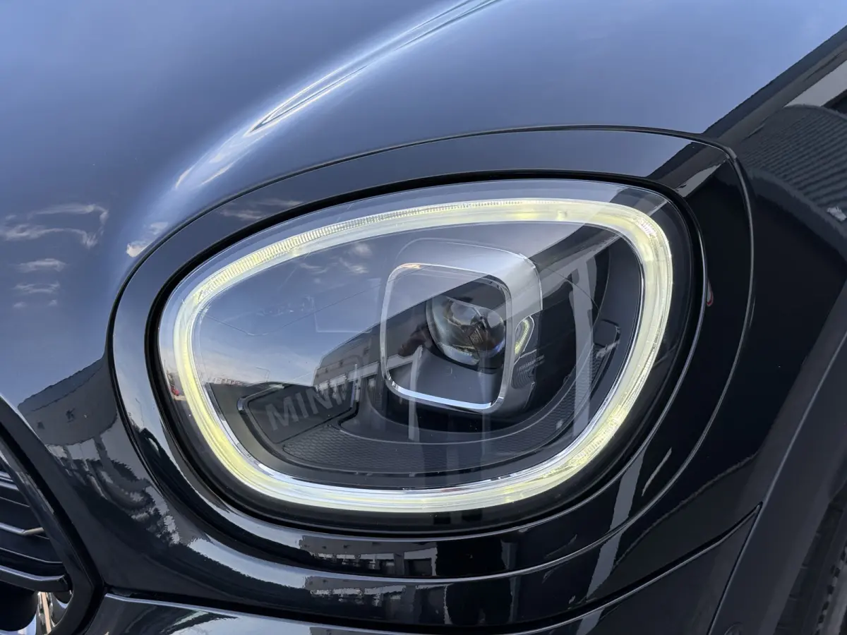 2.0 Cooper SE ALL4 Pano/Leder/H&K/Camera