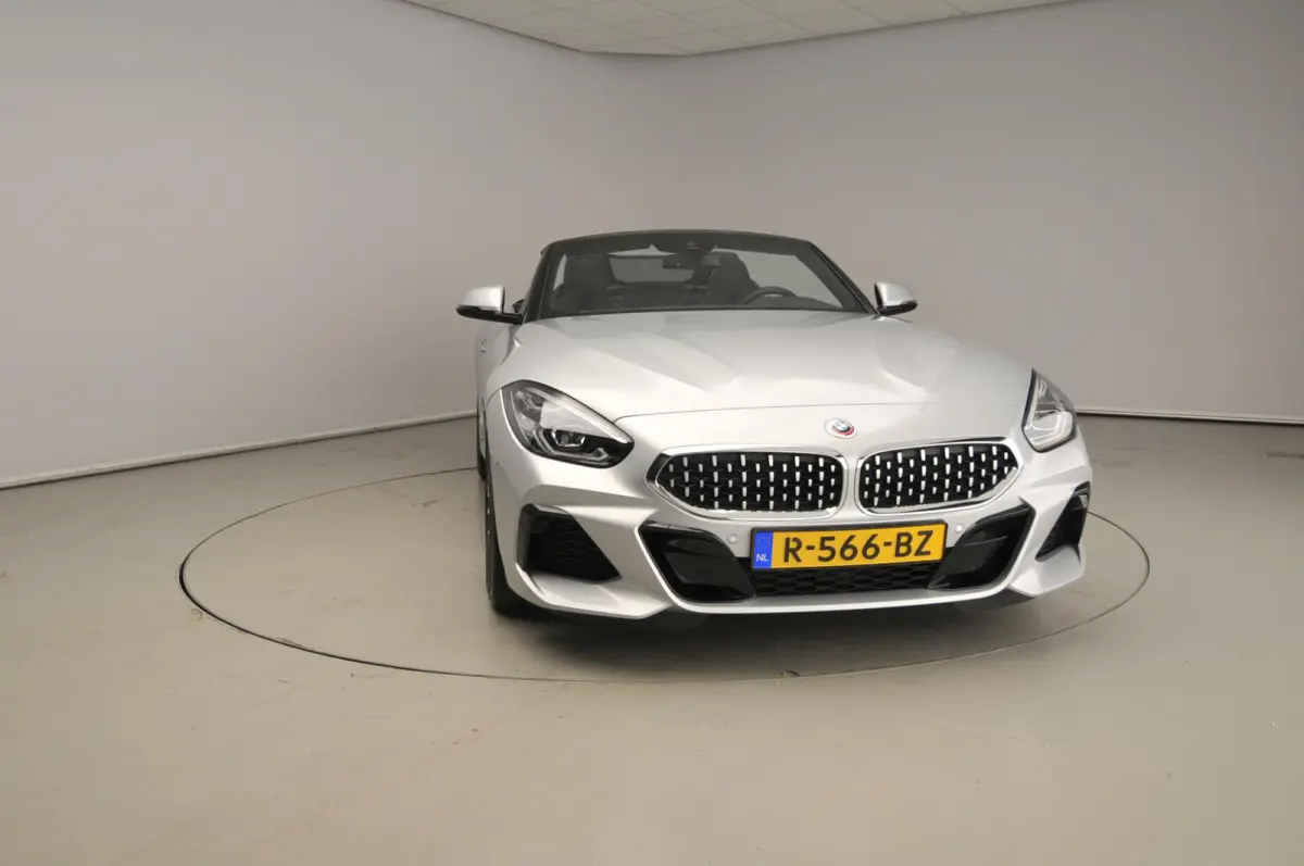 sDrive20i | M-Sportpakket | Laserlicht | Leder | Navigatie | M-Zetels | Stoelverwarming | DAB | Hifi speakers | Alu 19 inch